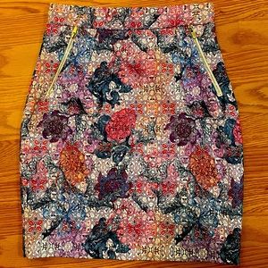 H&M Floral Fitted Skirt